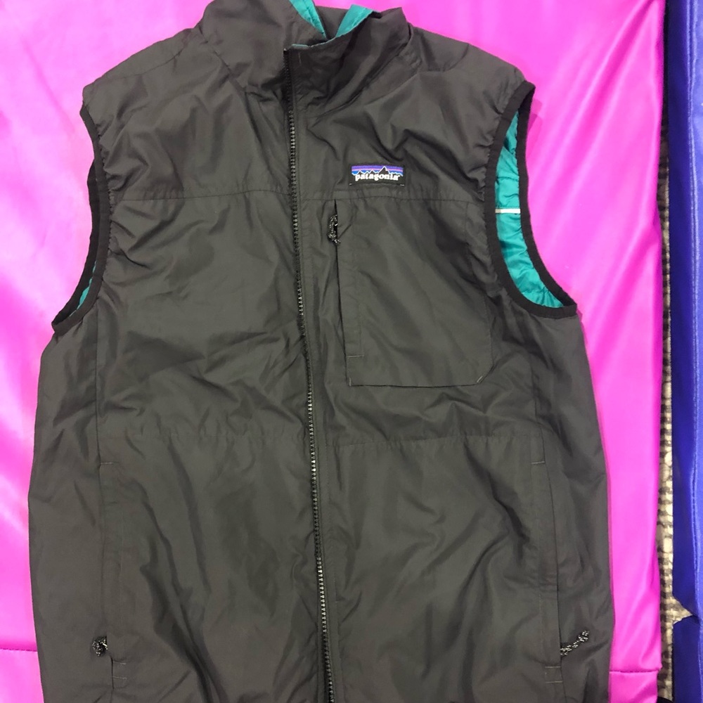 Patagonia women’s medium reversible vest.